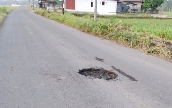 GMBI MENYAYANGKAN LEMAHNYA PENGAWASAN JALAN LEUBU  ULE GLEE YANG YANG BERLUBANG MENYEBABKAN KORBAN JIWA